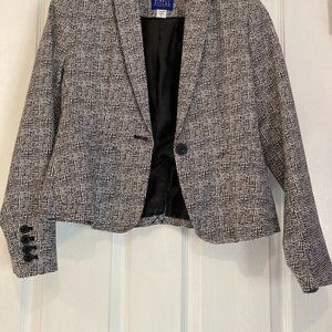 Simply Styled-Women's Size 4P Black & White Blazer - Never Worn-no tags